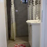 Jaki,