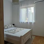 Jaki, Lejlighed Biograd Na Moru