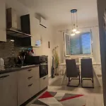 Jaki, Biograd Na Moru