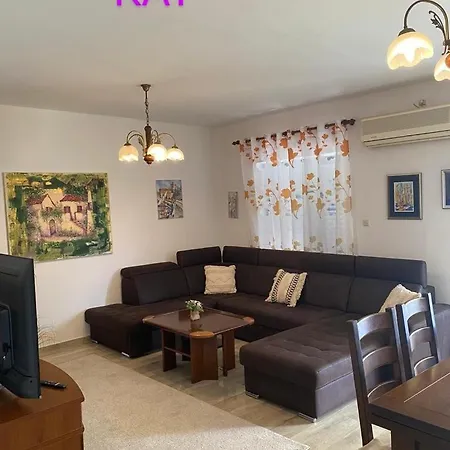 Apartment Jaki, Biograd Na Moru