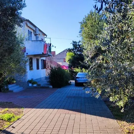 Jaki, * Biograd Na Moru