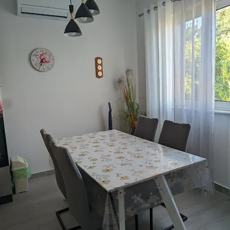 Jaki,