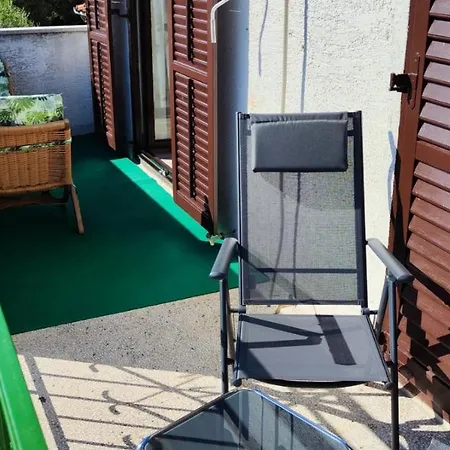 Jaki, Biograd Na Moru