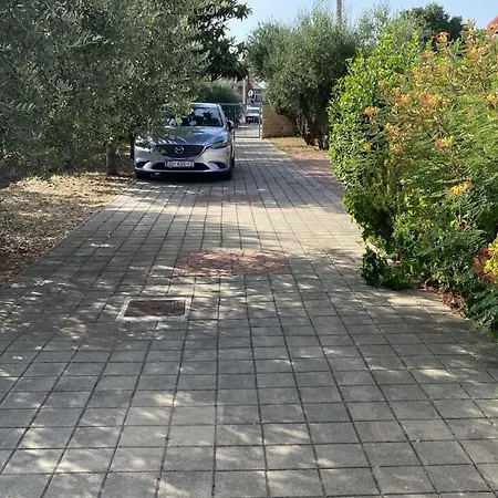 Jaki, Apartament *