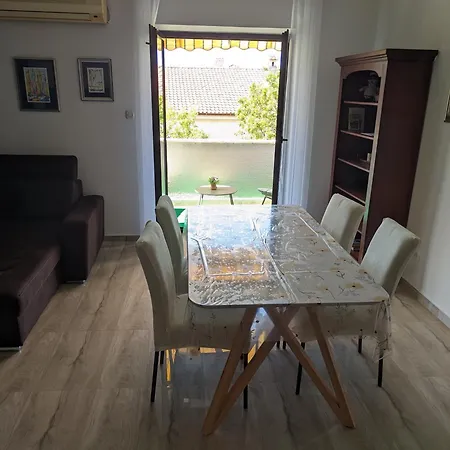 Jaki, * Biograd Na Moru