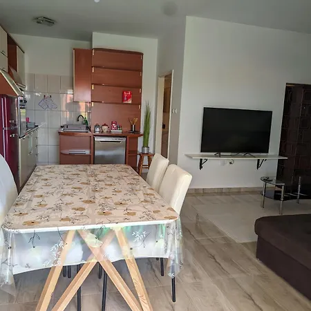 Jaki, * Biograd Na Moru