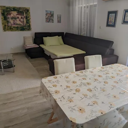 Jaki, * Biograd Na Moru