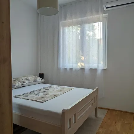 Jaki, Apartment Biograd Na Moru