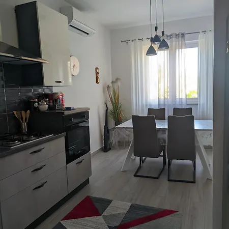 Jaki, Apartment Biograd Na Moru