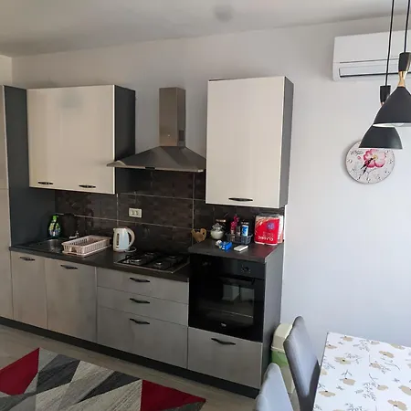 Jaki, * Biograd Na Moru