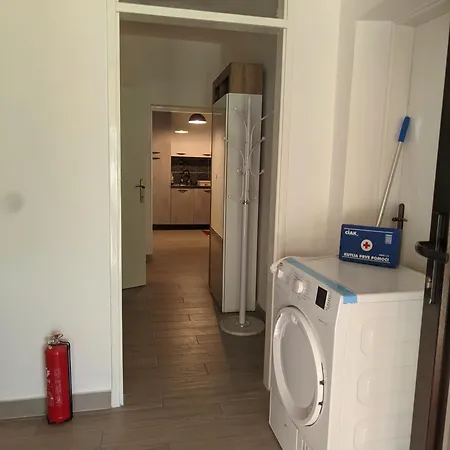 Jaki, Apartament